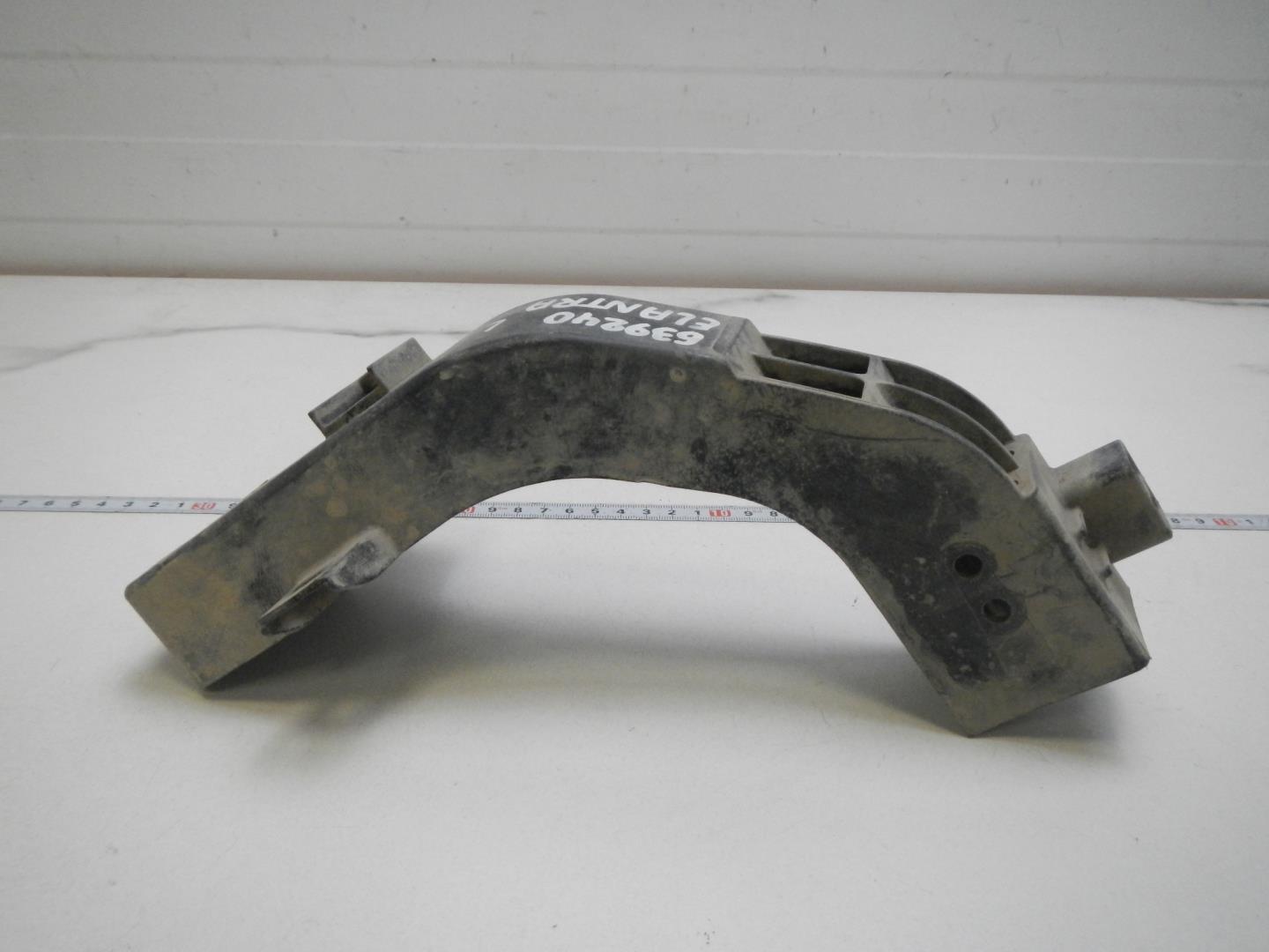 Кронштейн фар левый