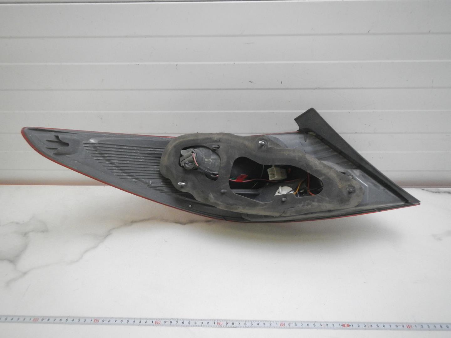 Фонарь задний правый