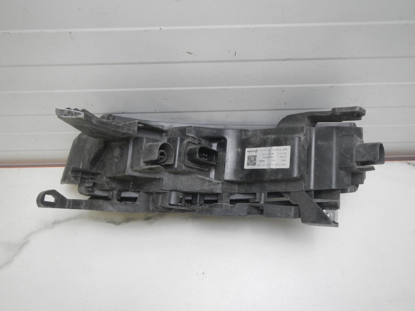 Фара дневного света правая (ходовые огни)