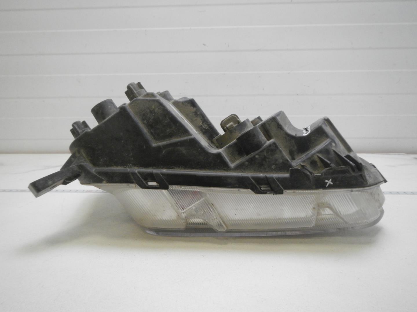 Фара противотуманная правая