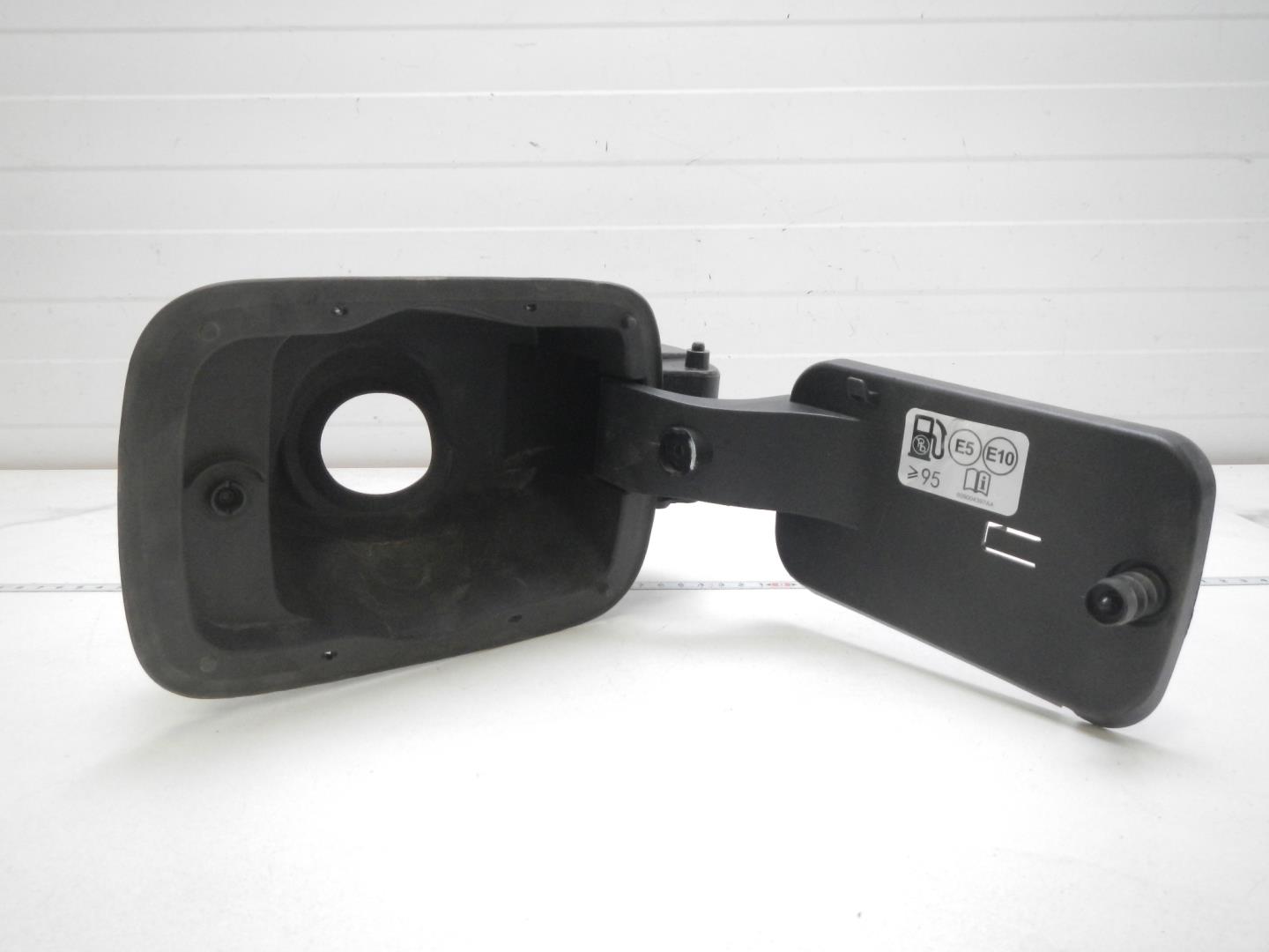 Горловина топливного бака