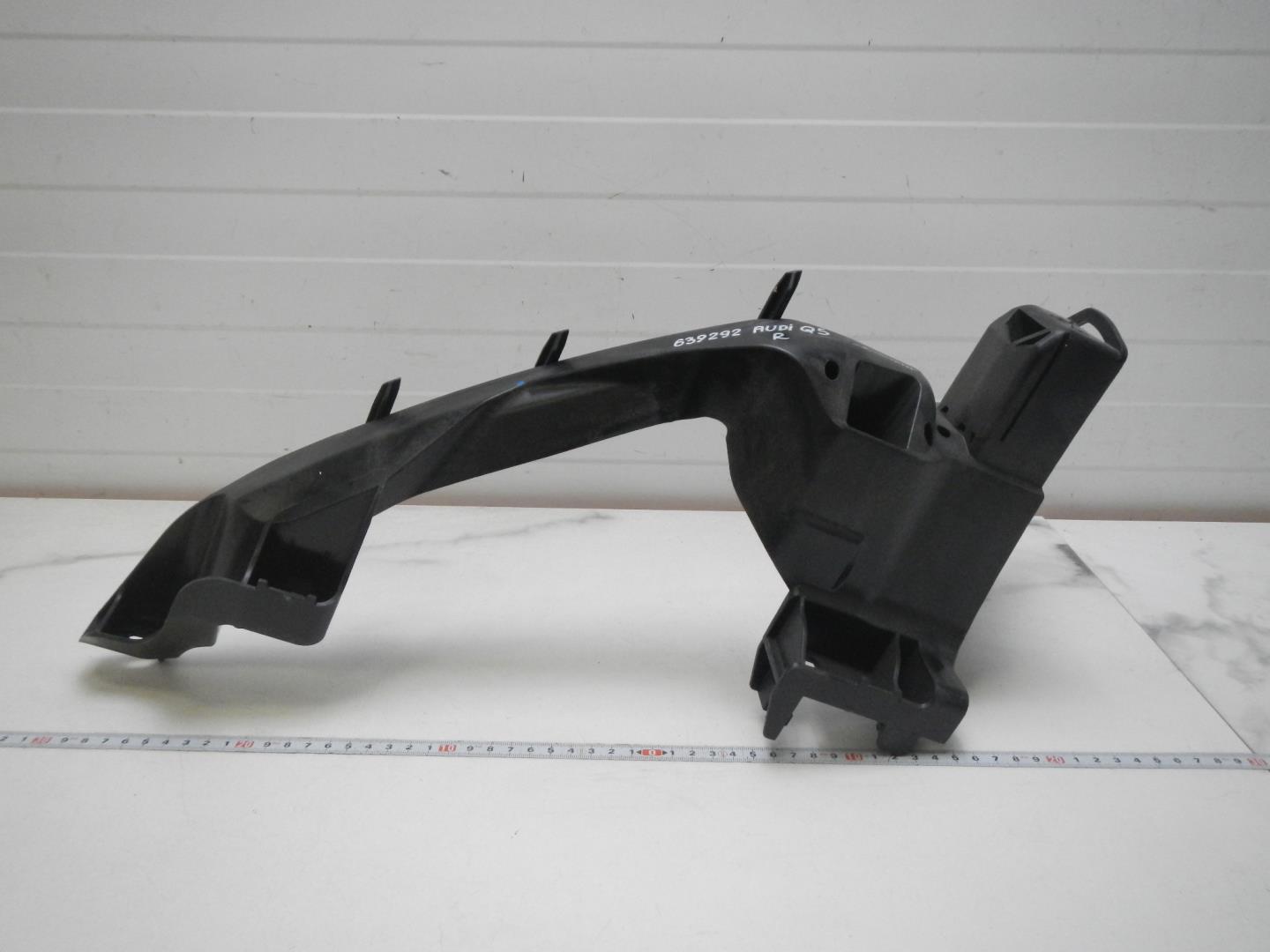 Кронштейн фар правый