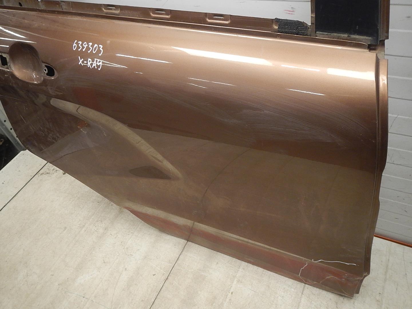 Дверь задняя правая