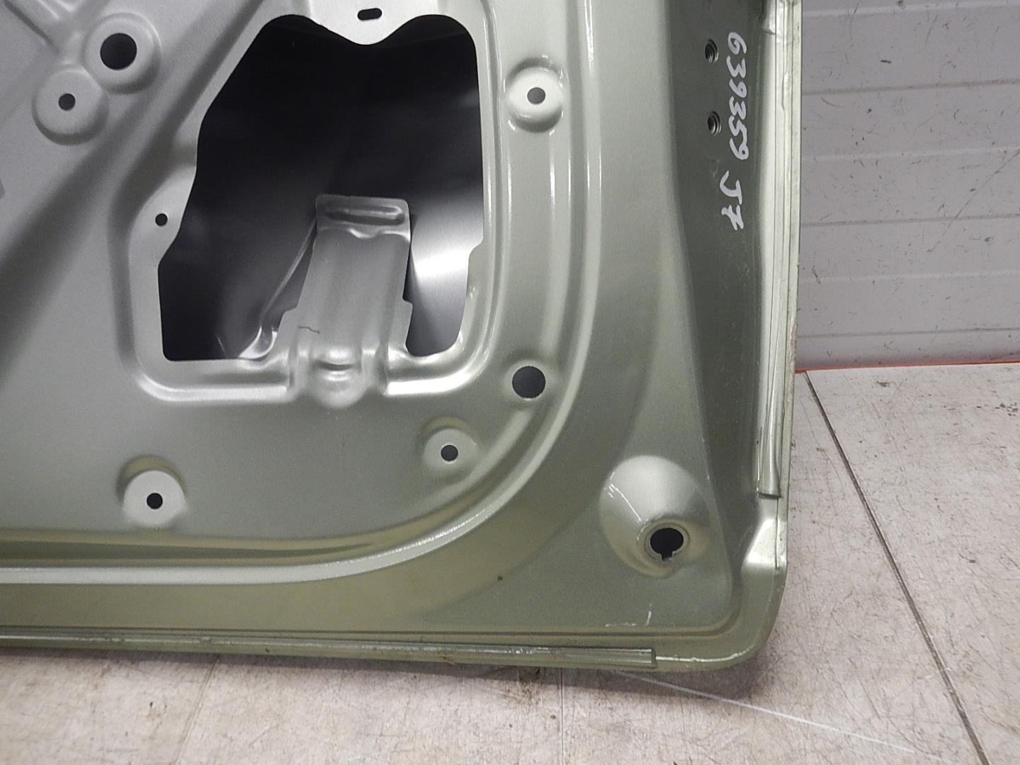 Дверь багажника