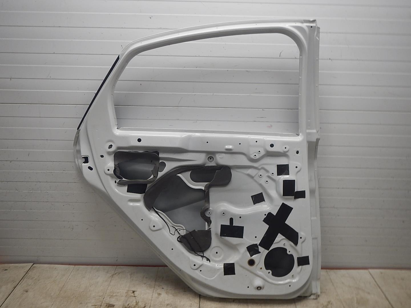 Дверь задняя левая