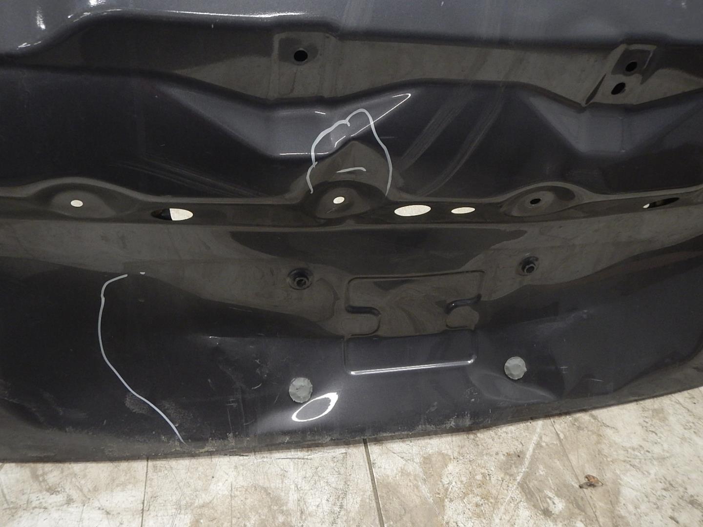 Дверь багажника