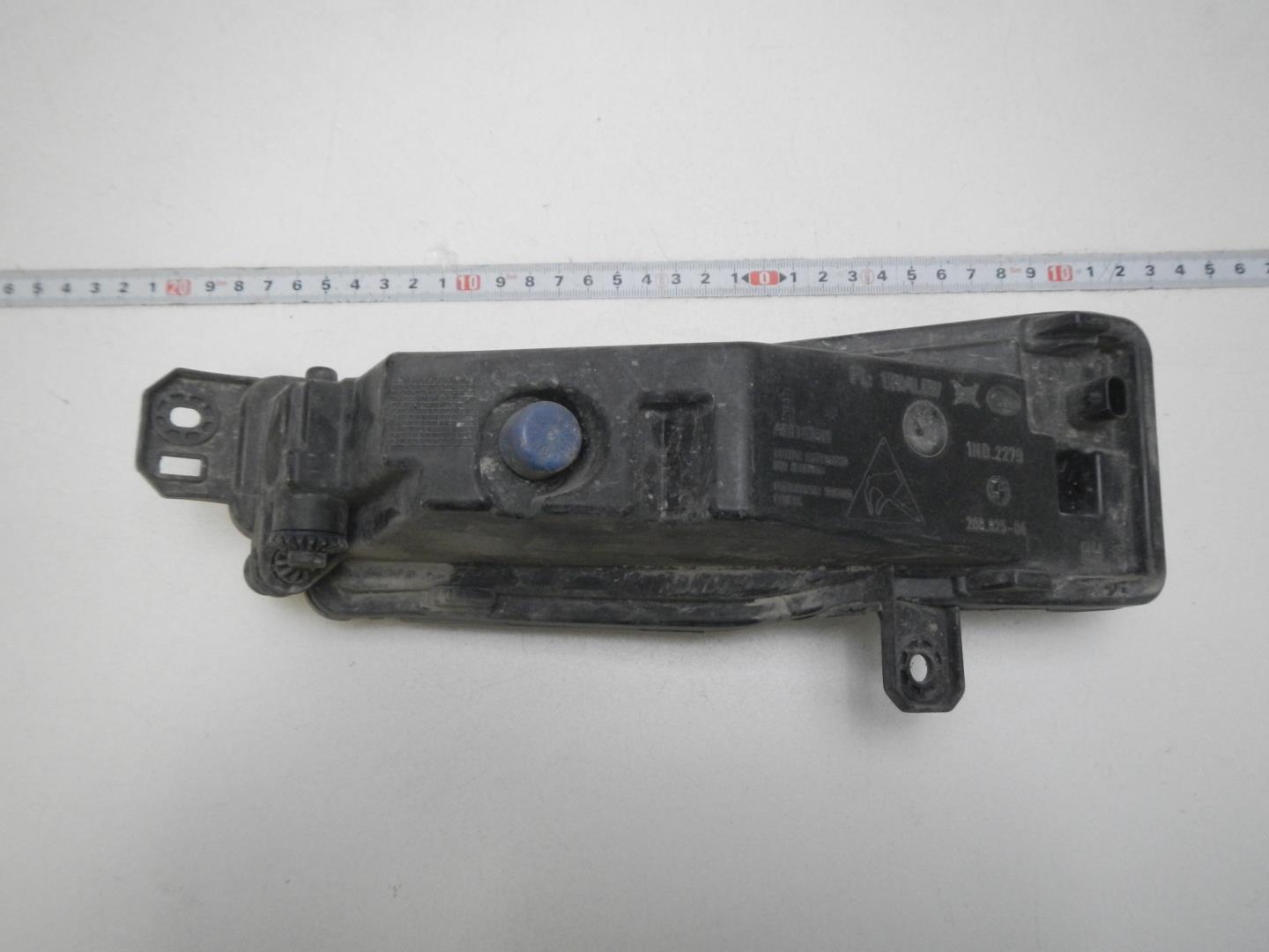 Фара противотуманная правая