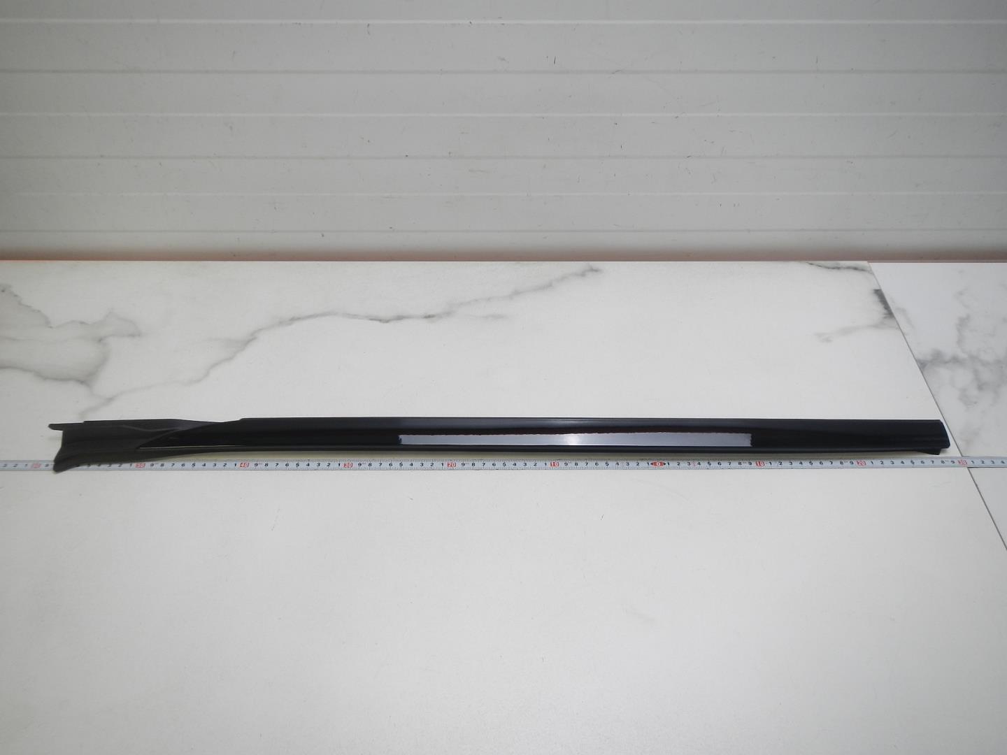 Молдинг лобового стекла