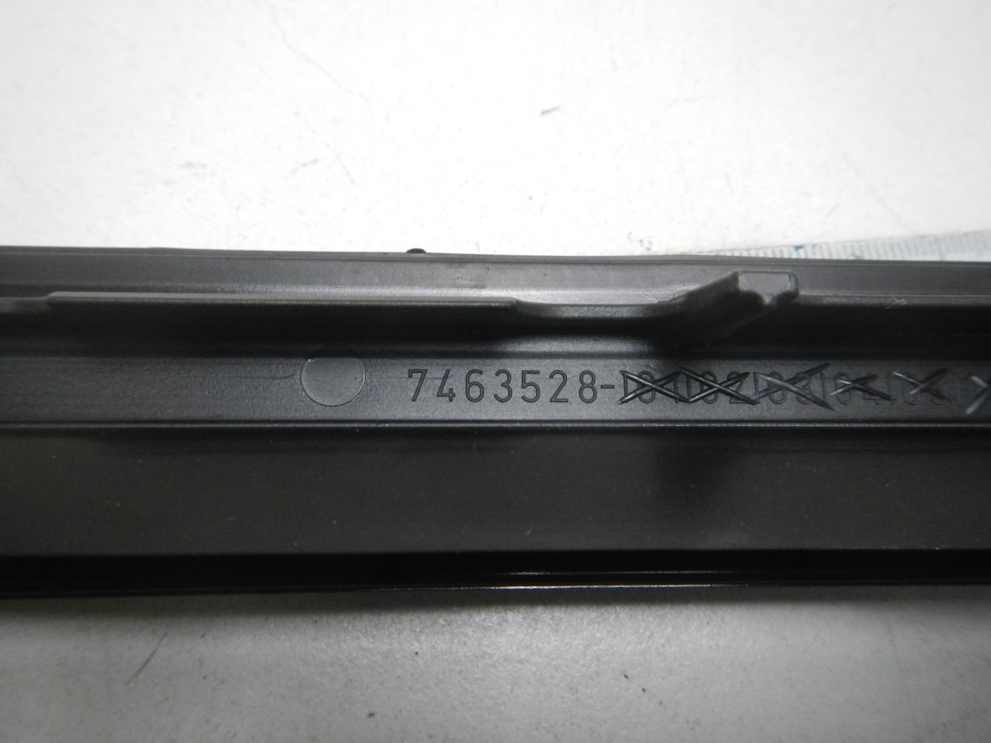 Молдинг лобового стекла