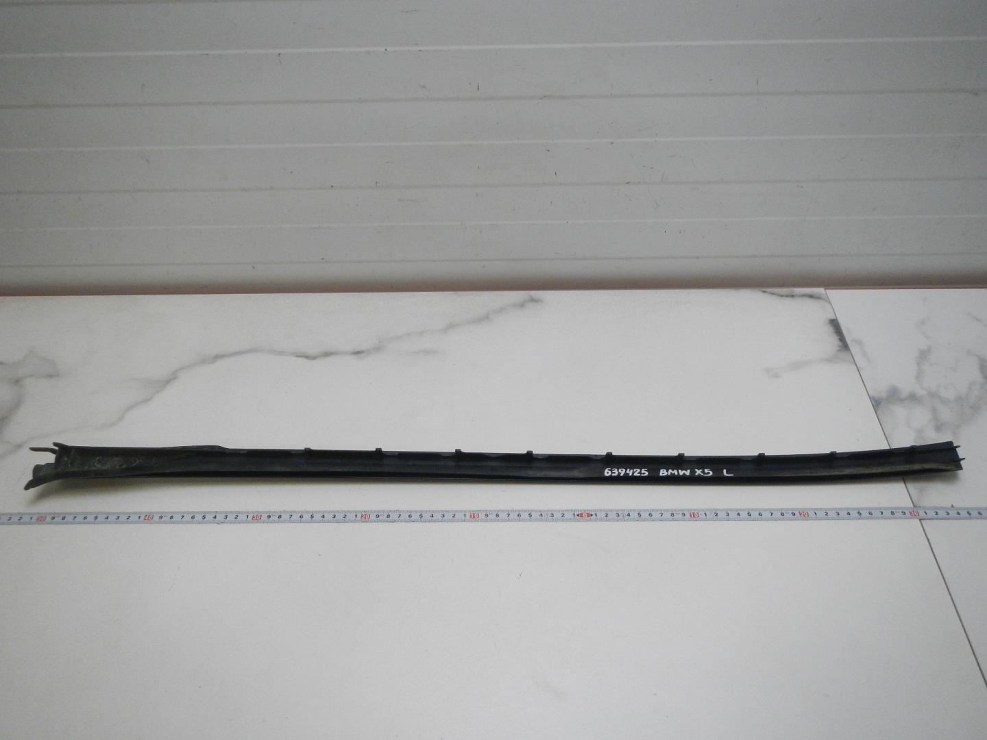 Молдинг лобового стекла