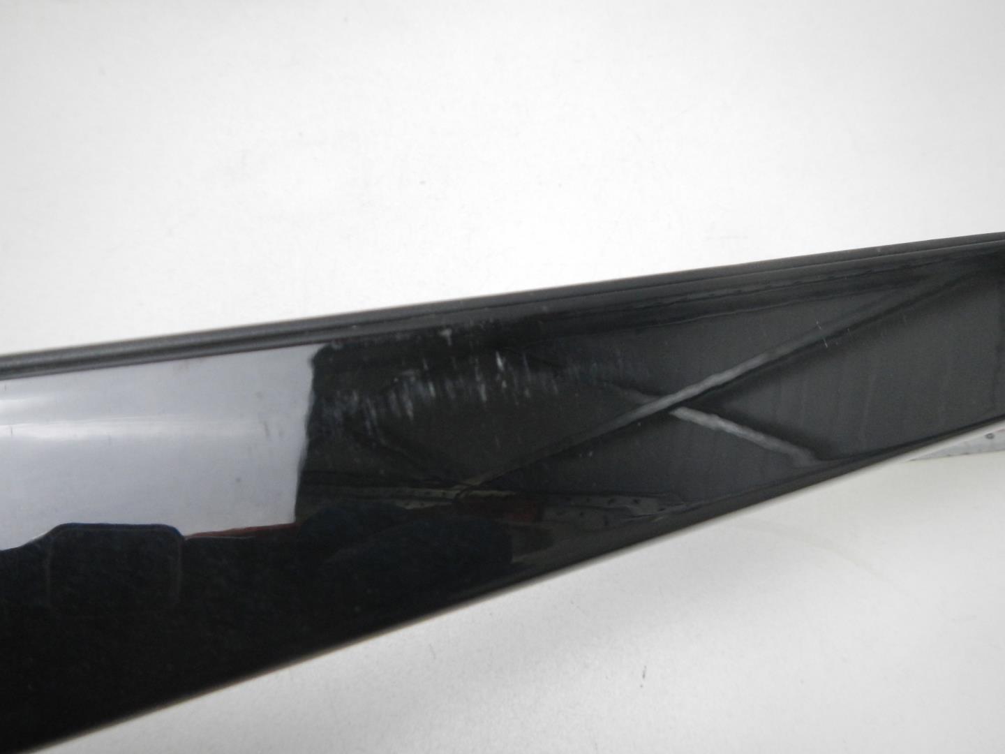 Молдинг лобового стекла