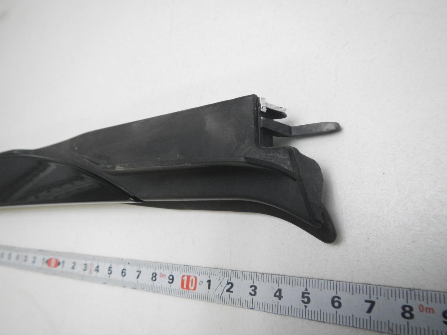 Молдинг лобового стекла