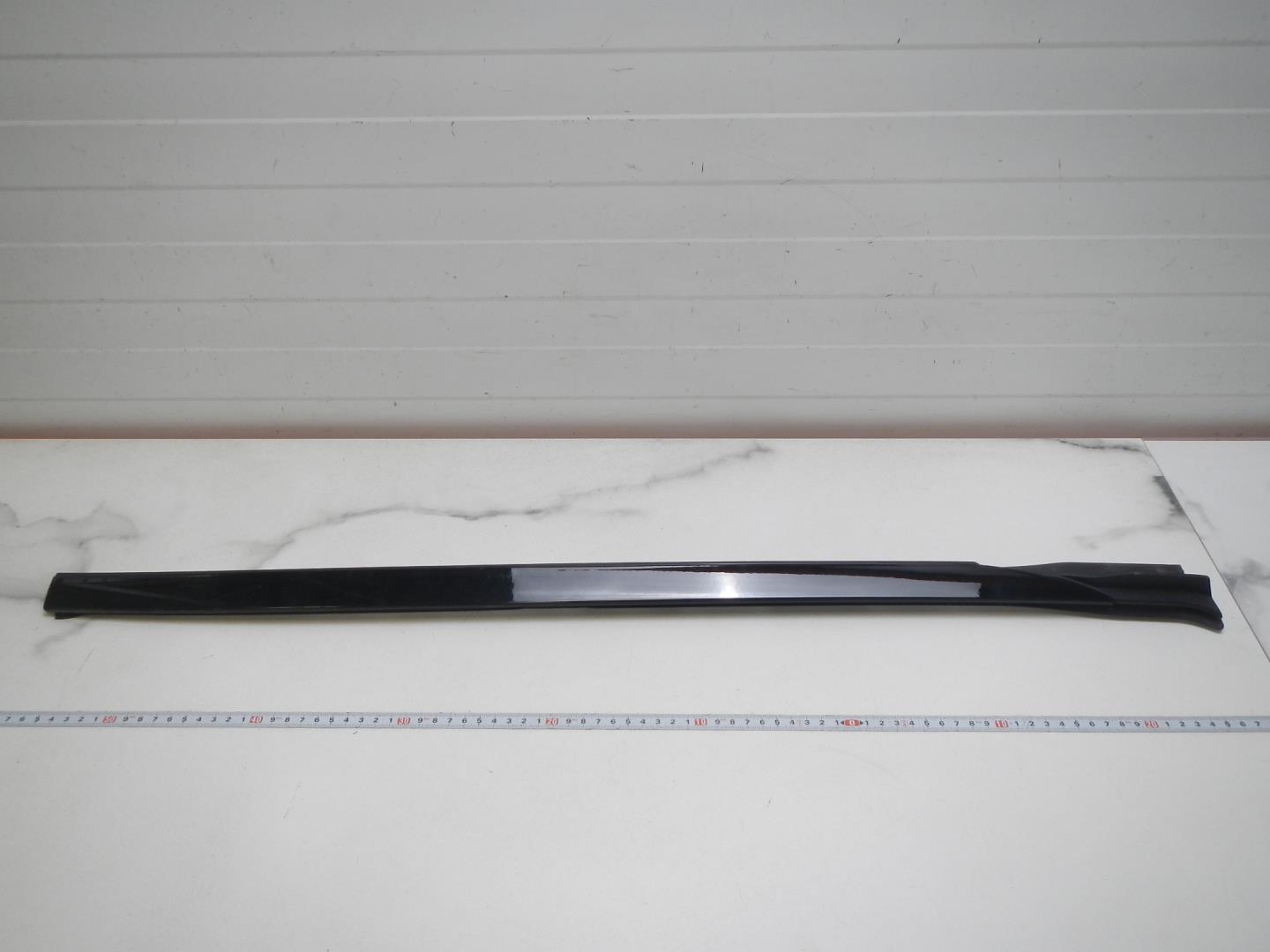 Молдинг лобового стекла