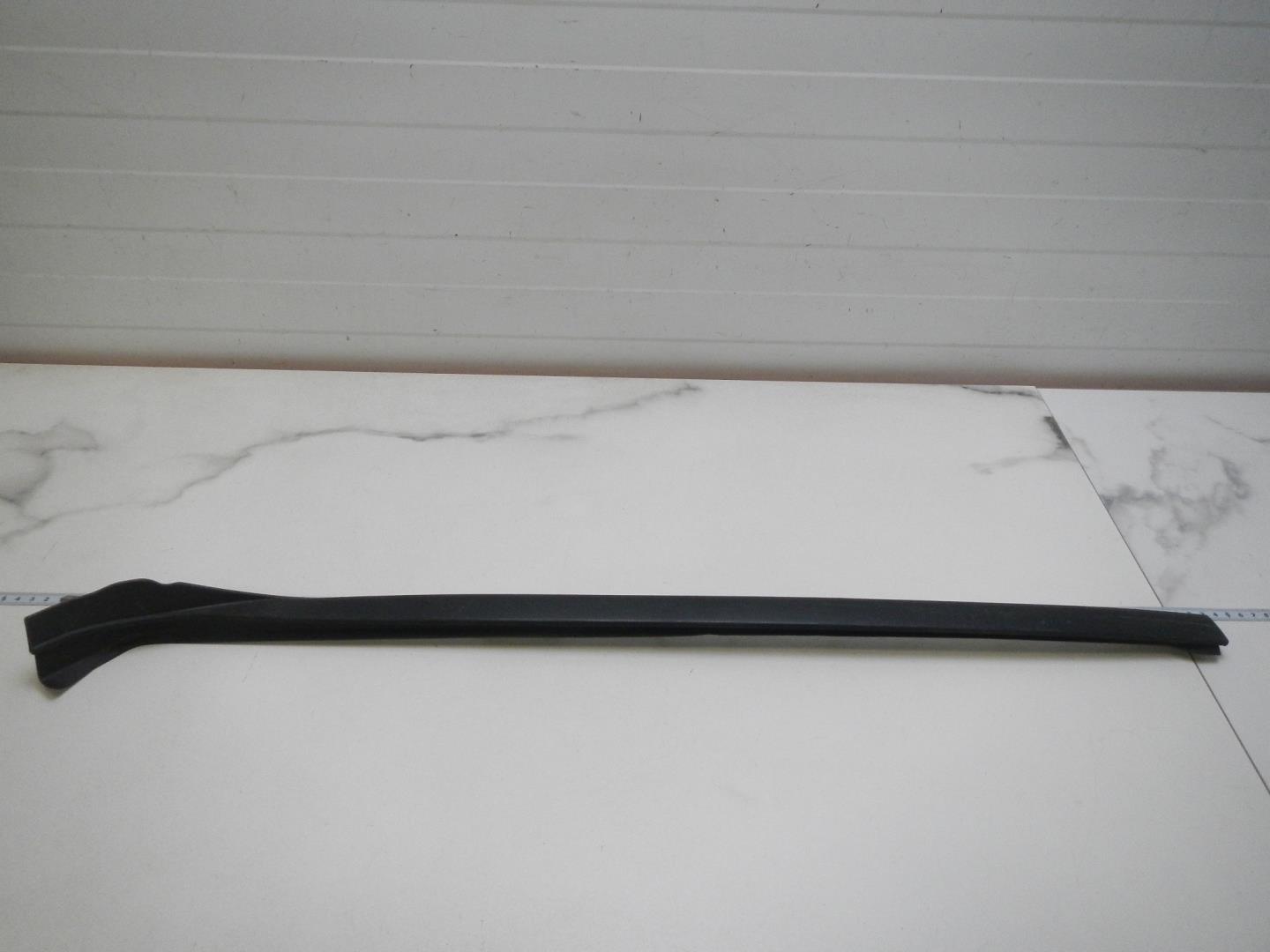 Молдинг лобового стекла