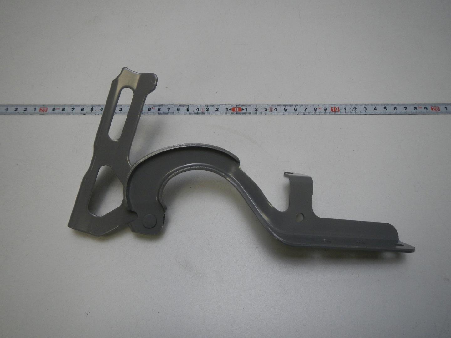 Петля капота правая