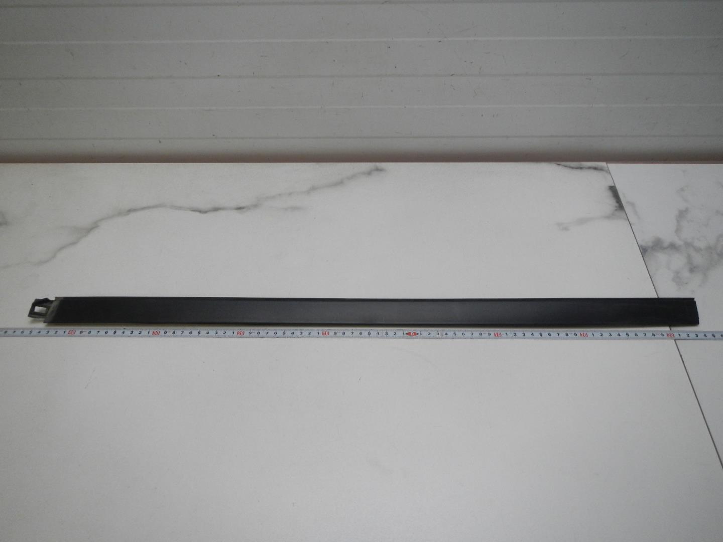 Молдинг лобового стекла