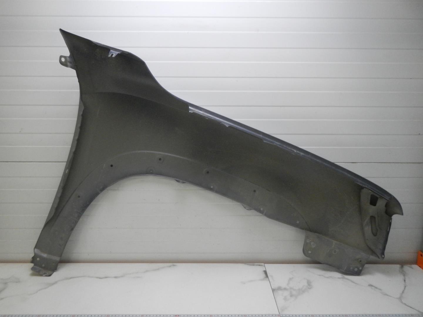 Крыло переднее левое