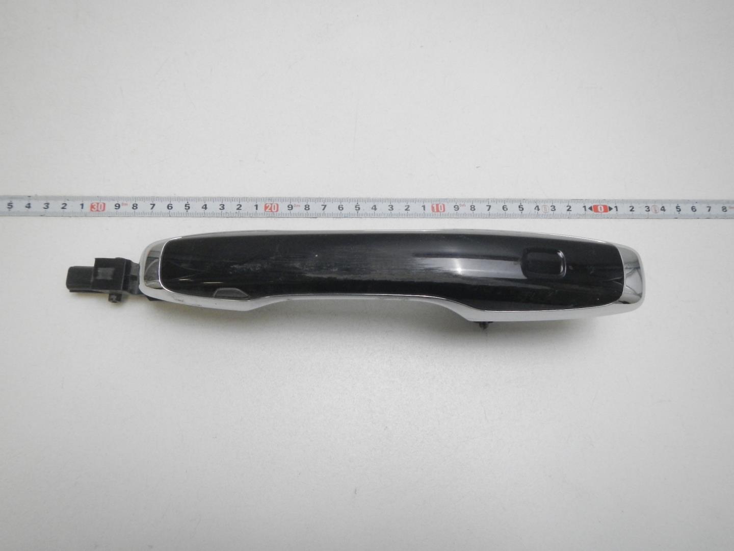 Ручка двери передней наружная левая