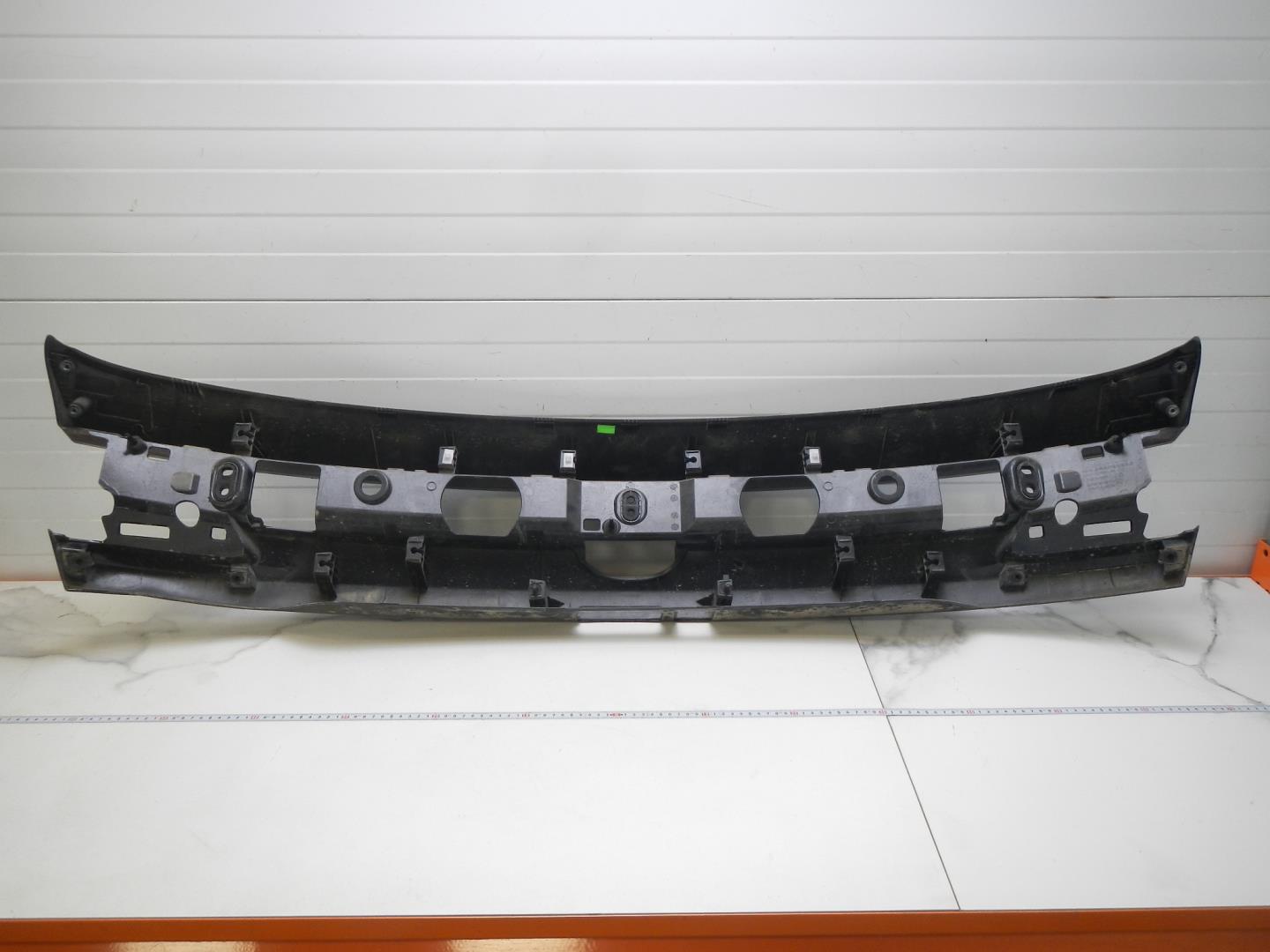 Накладка двери багажника