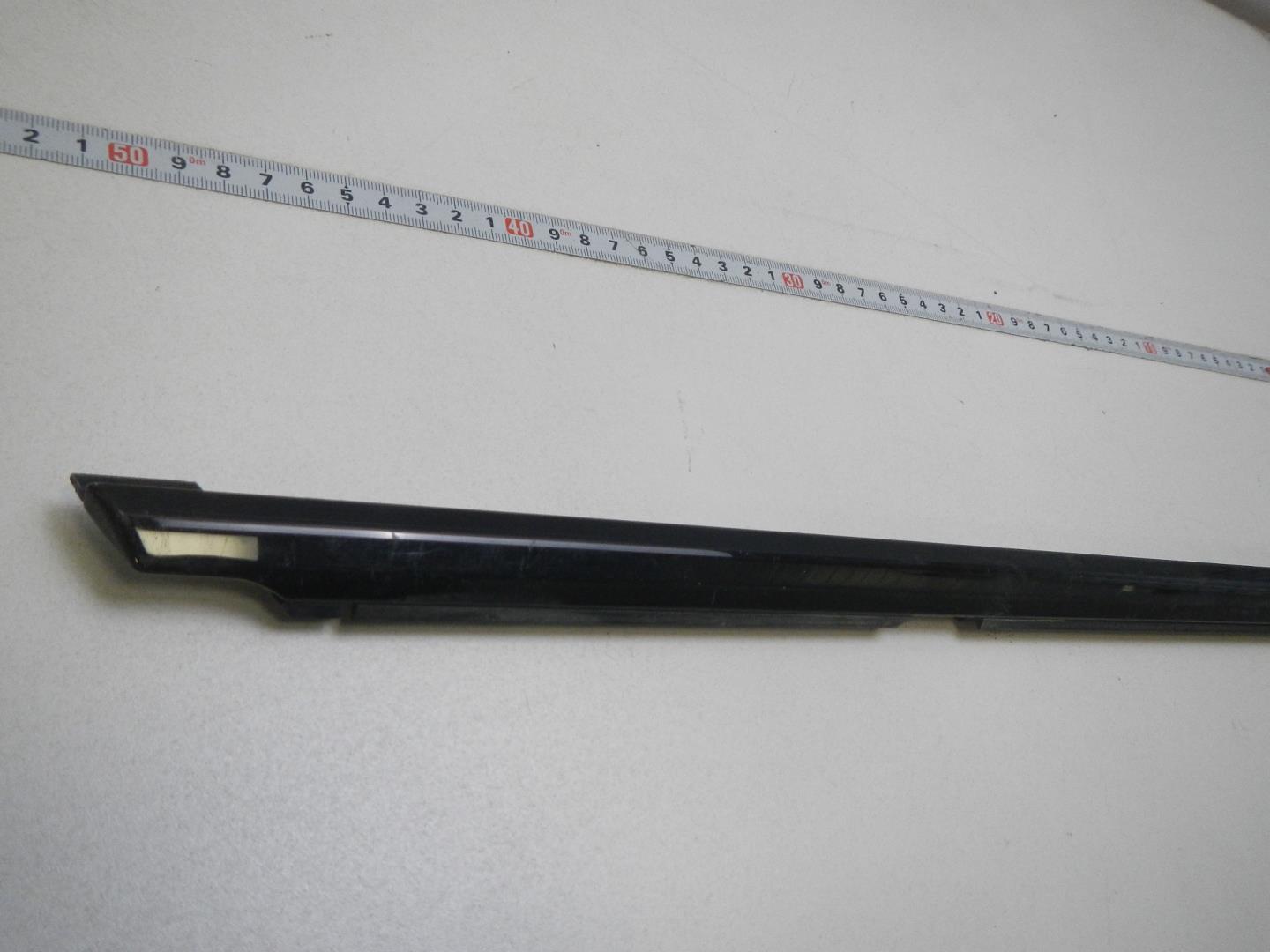 Накладка стекла переднего правого