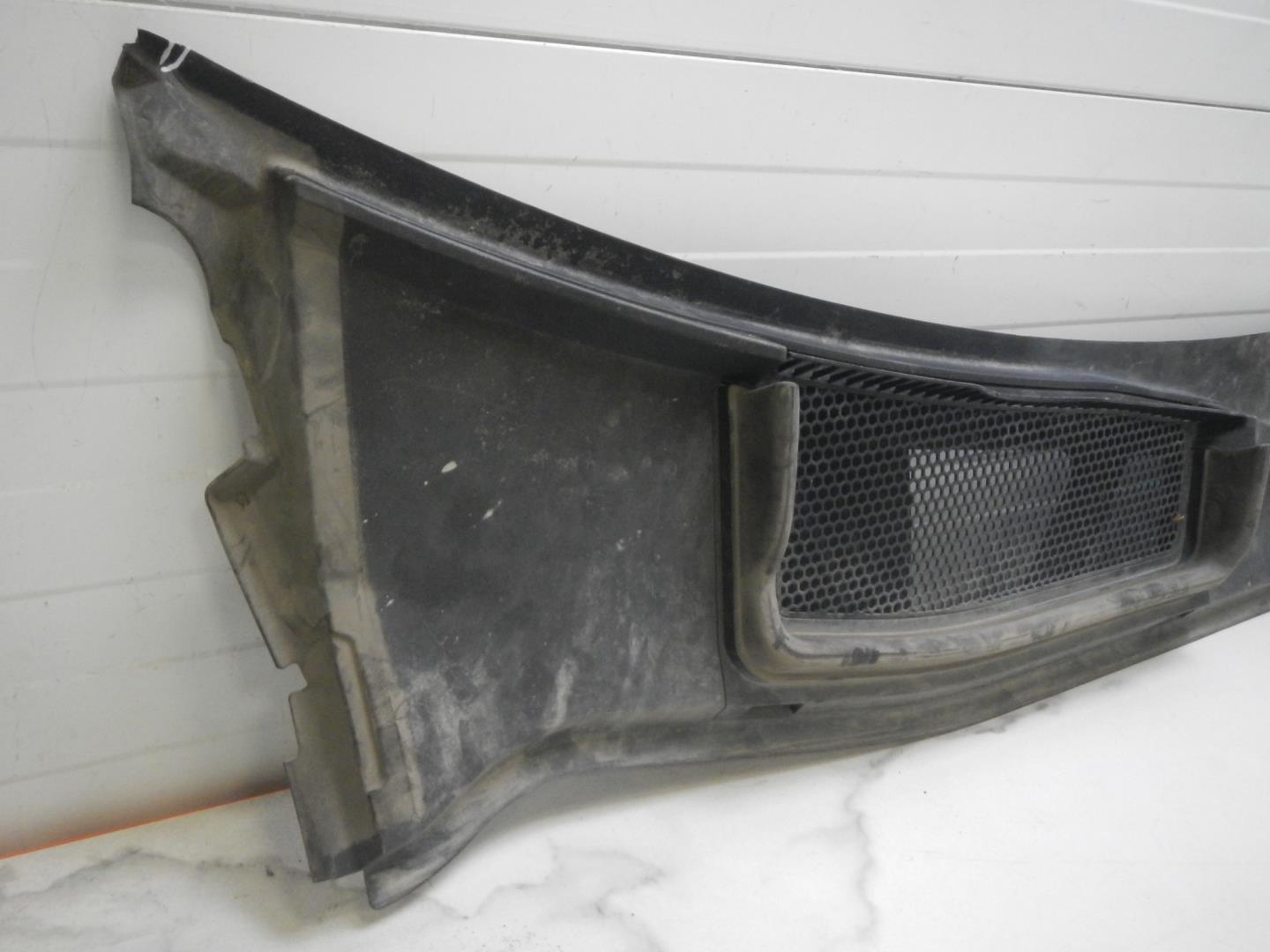 Решетка стеклоочистителей (Жабо)