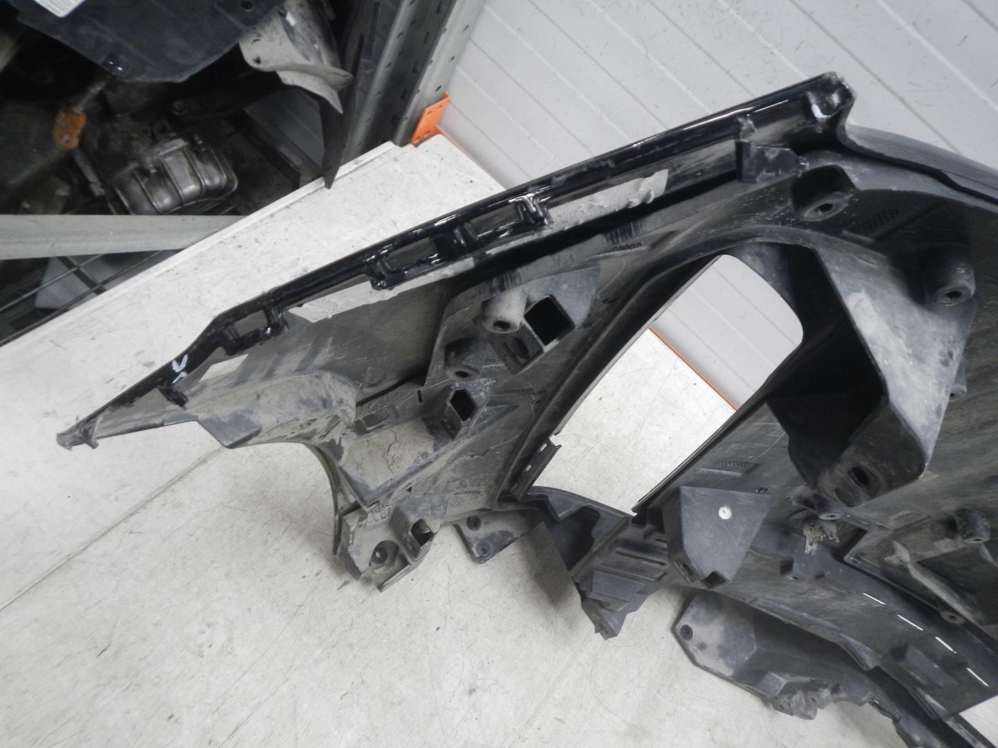 Бампер передний