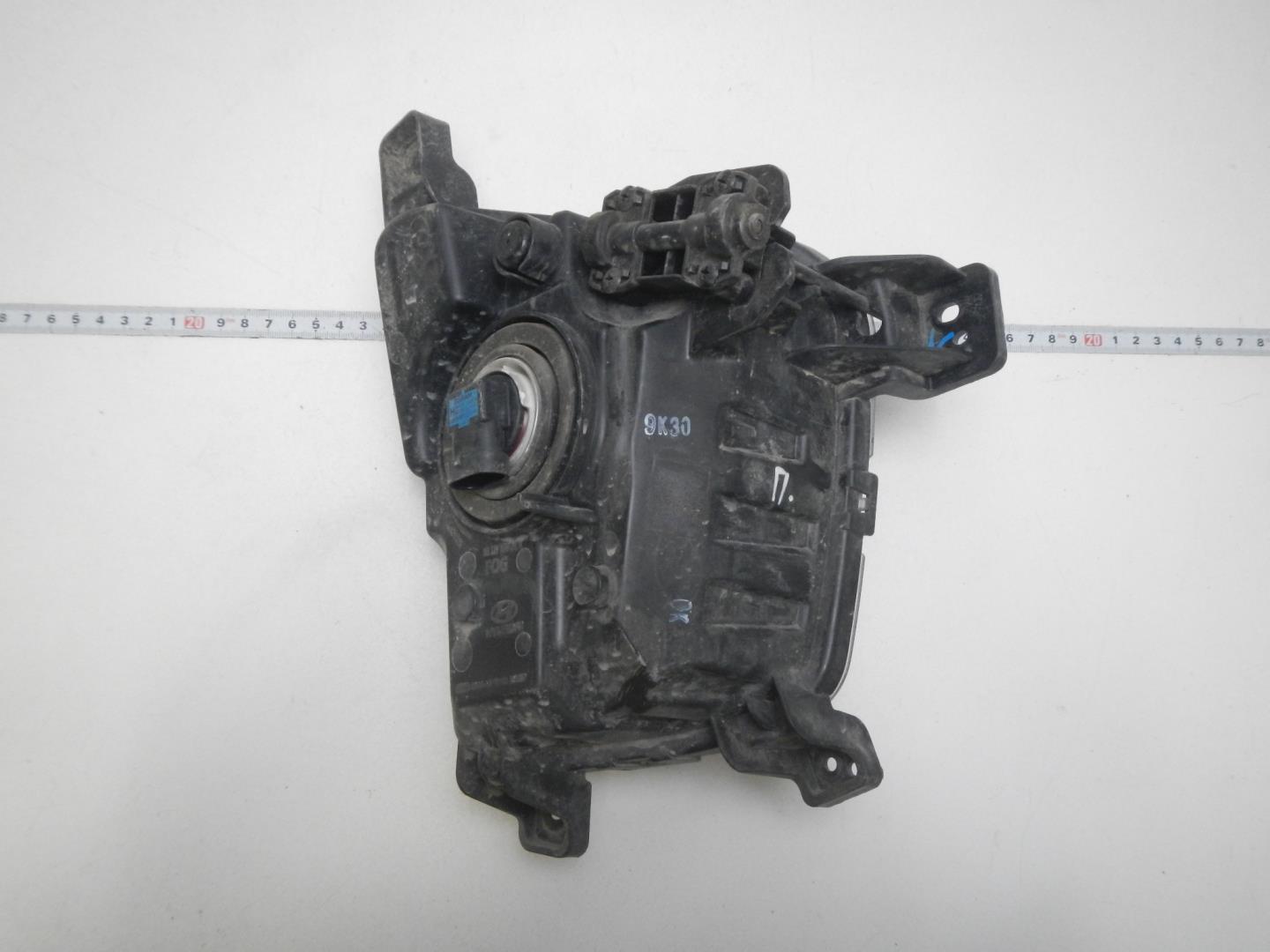 Фара противотуманная левая