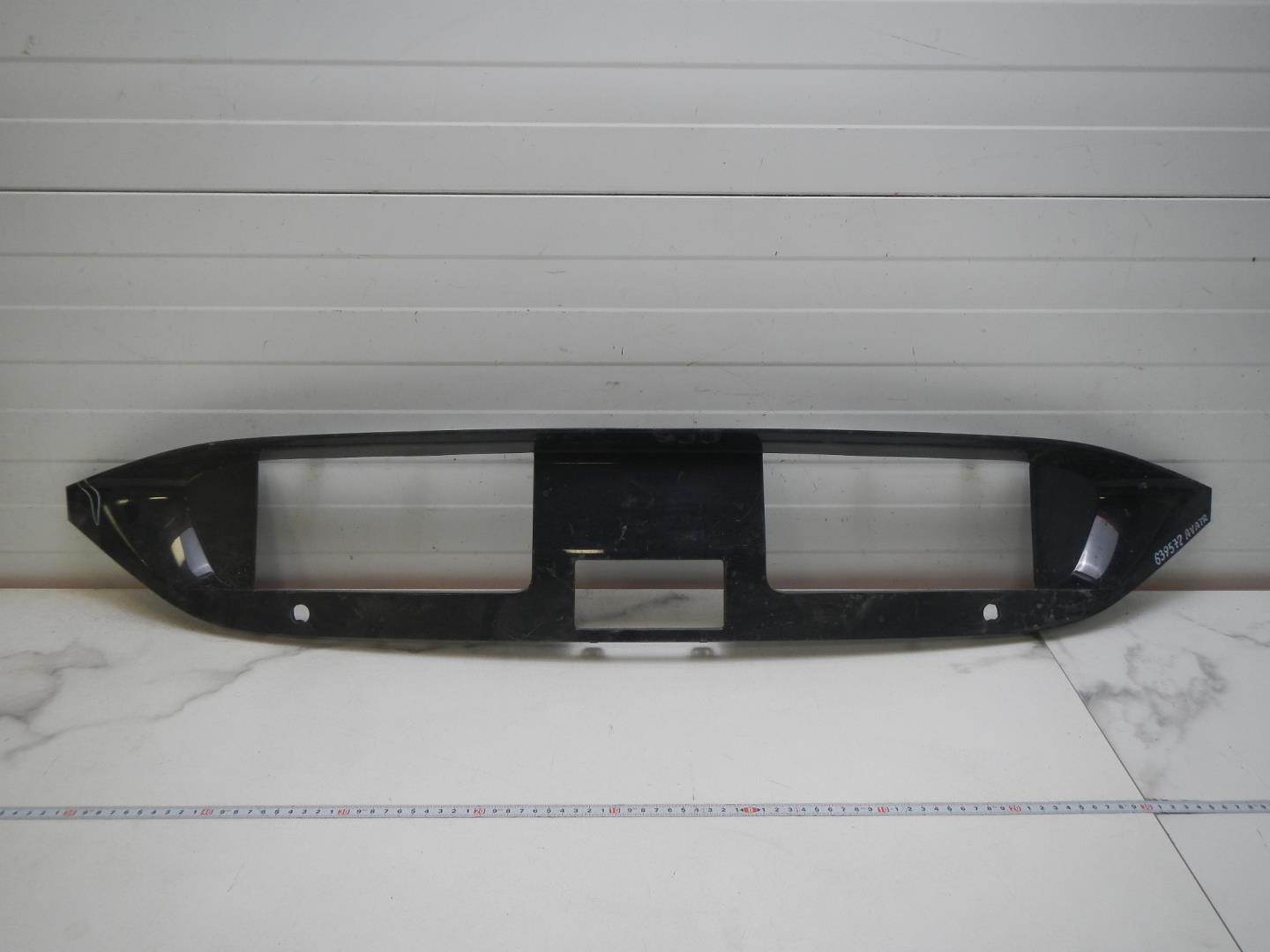 Решетка в бампер центральная