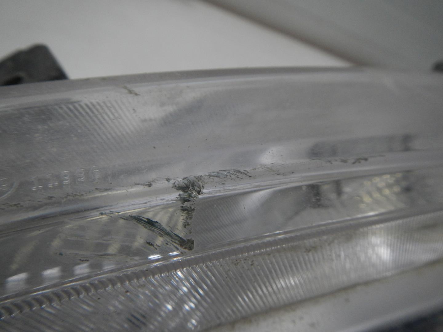 Фара противотуманная левая