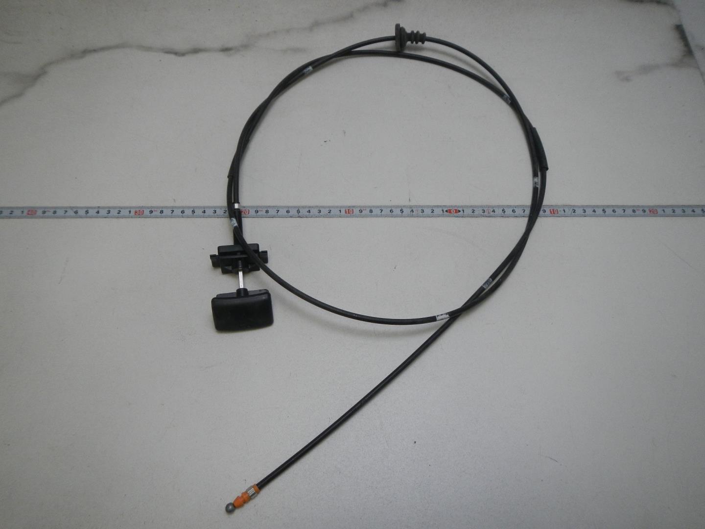 Трос открывания капота