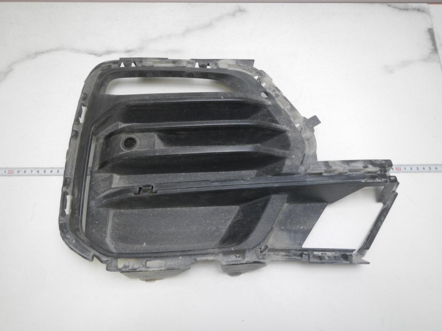 Решетка в бампер правая