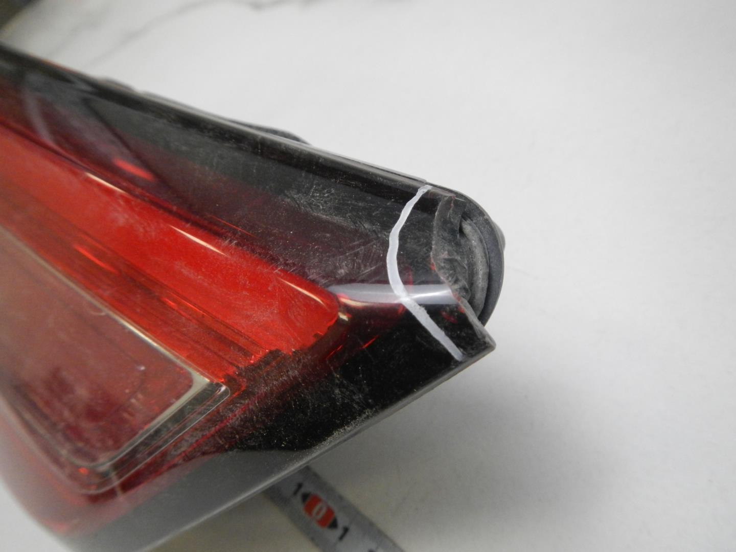 Фонарь задний внутренний левый