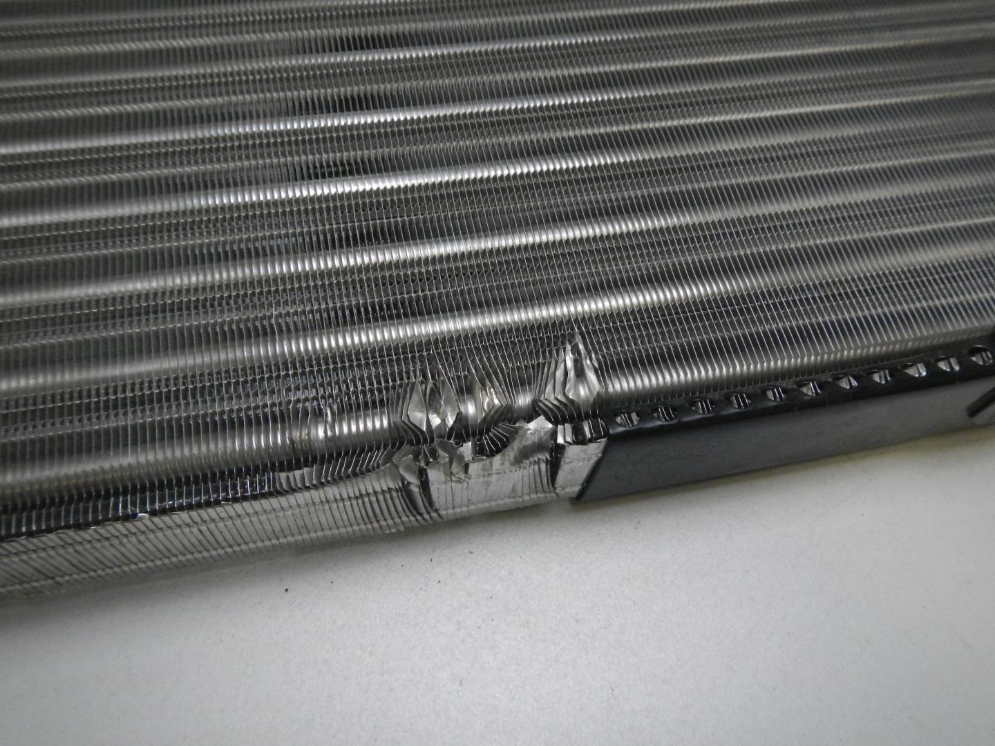 Радиатор охлаждения двигателя основной