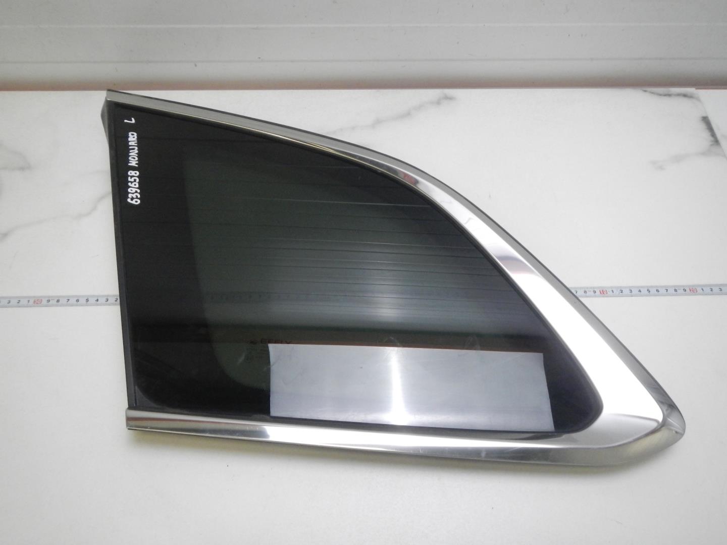 Стекло кузовное глухое левое