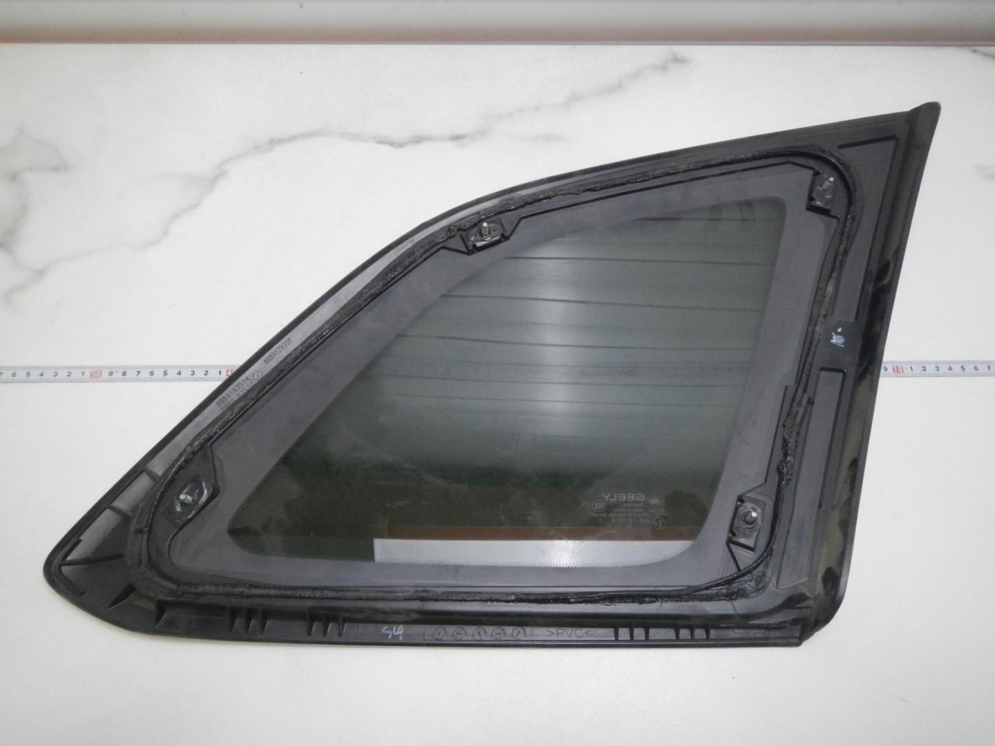 Стекло кузовное глухое левое