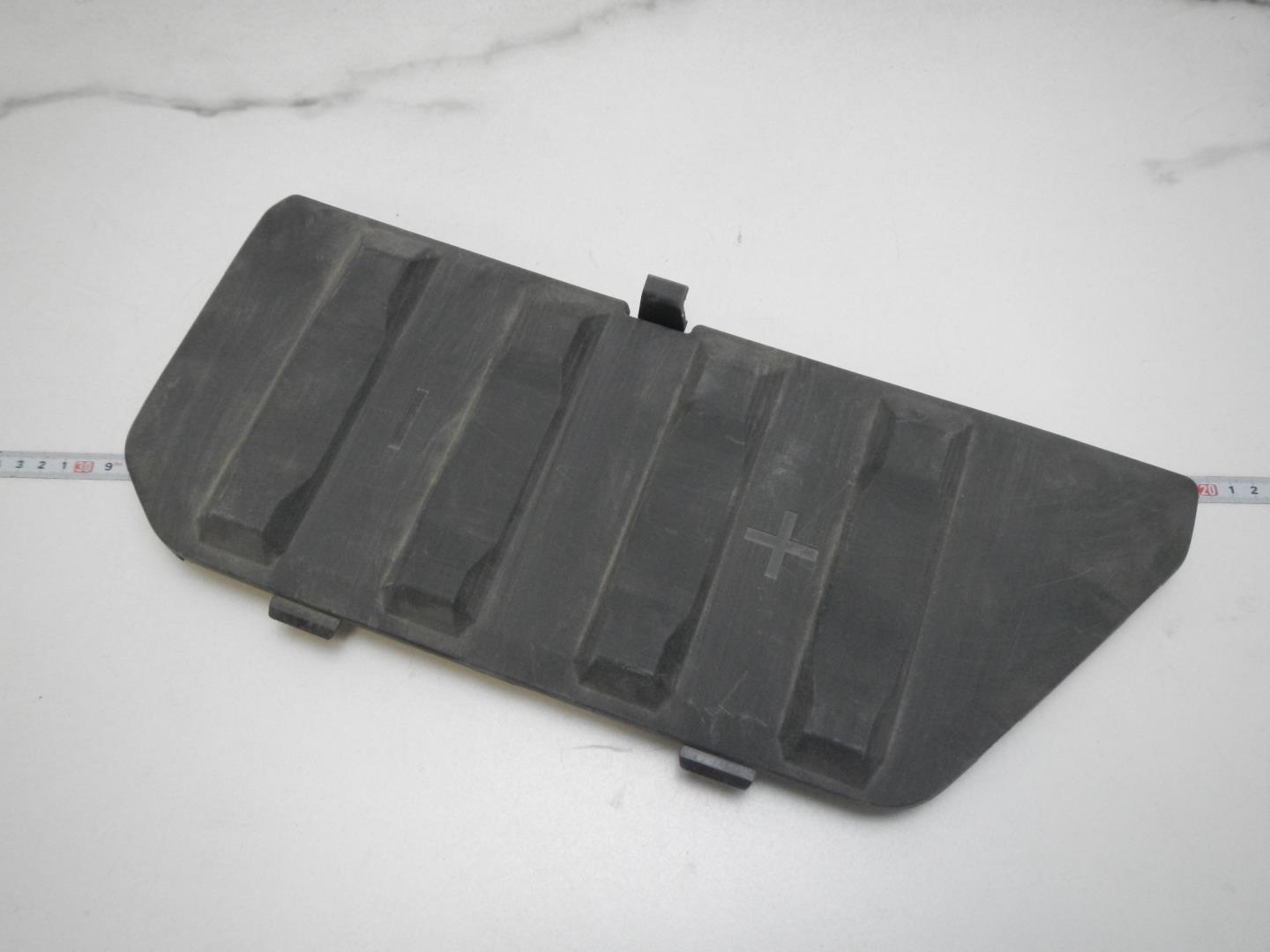 Крышка аккумулятора