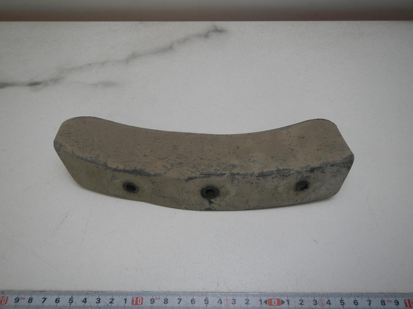 Брызговик передний правый