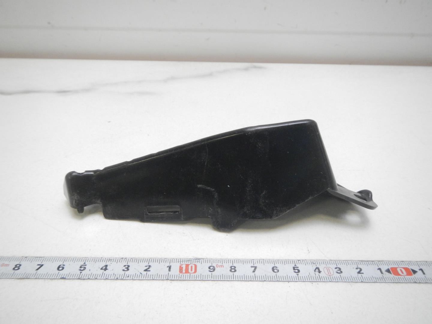 Кронштейн решетки радиатора