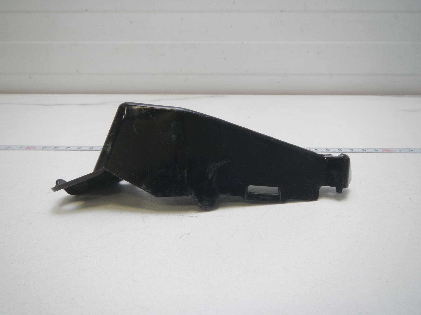 Кронштейн решетки радиатора