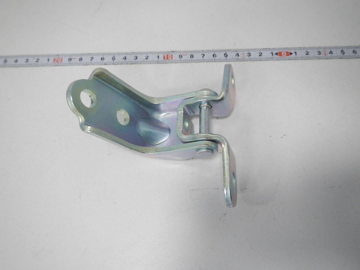 Петля двери передней левой верхняя