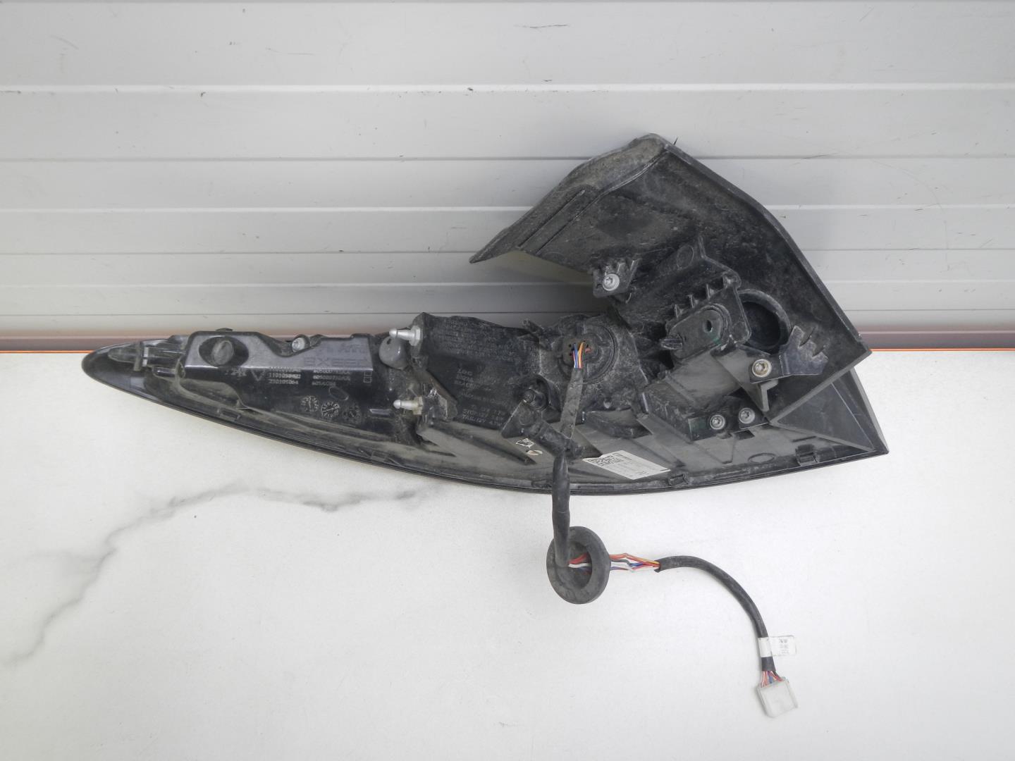 Фонарь задний правый