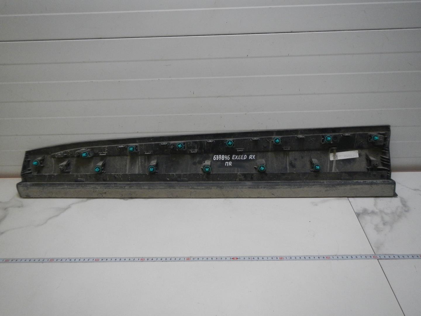 Молдинг передней правой двери