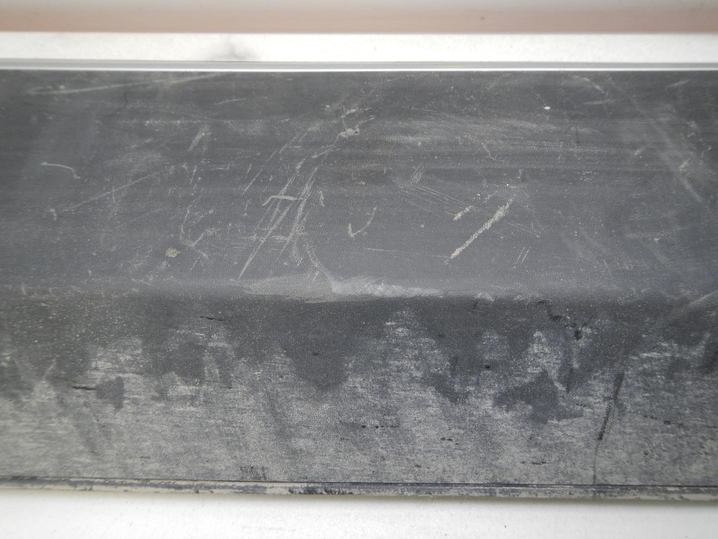 Молдинг передней правой двери