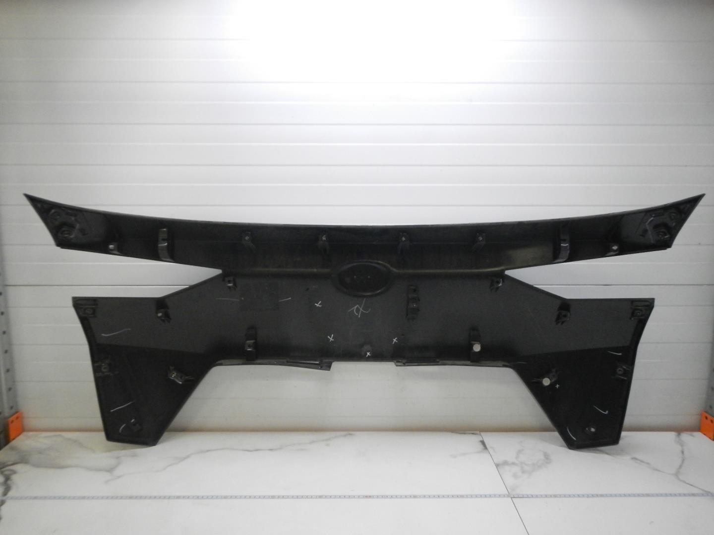 Накладка двери багажника