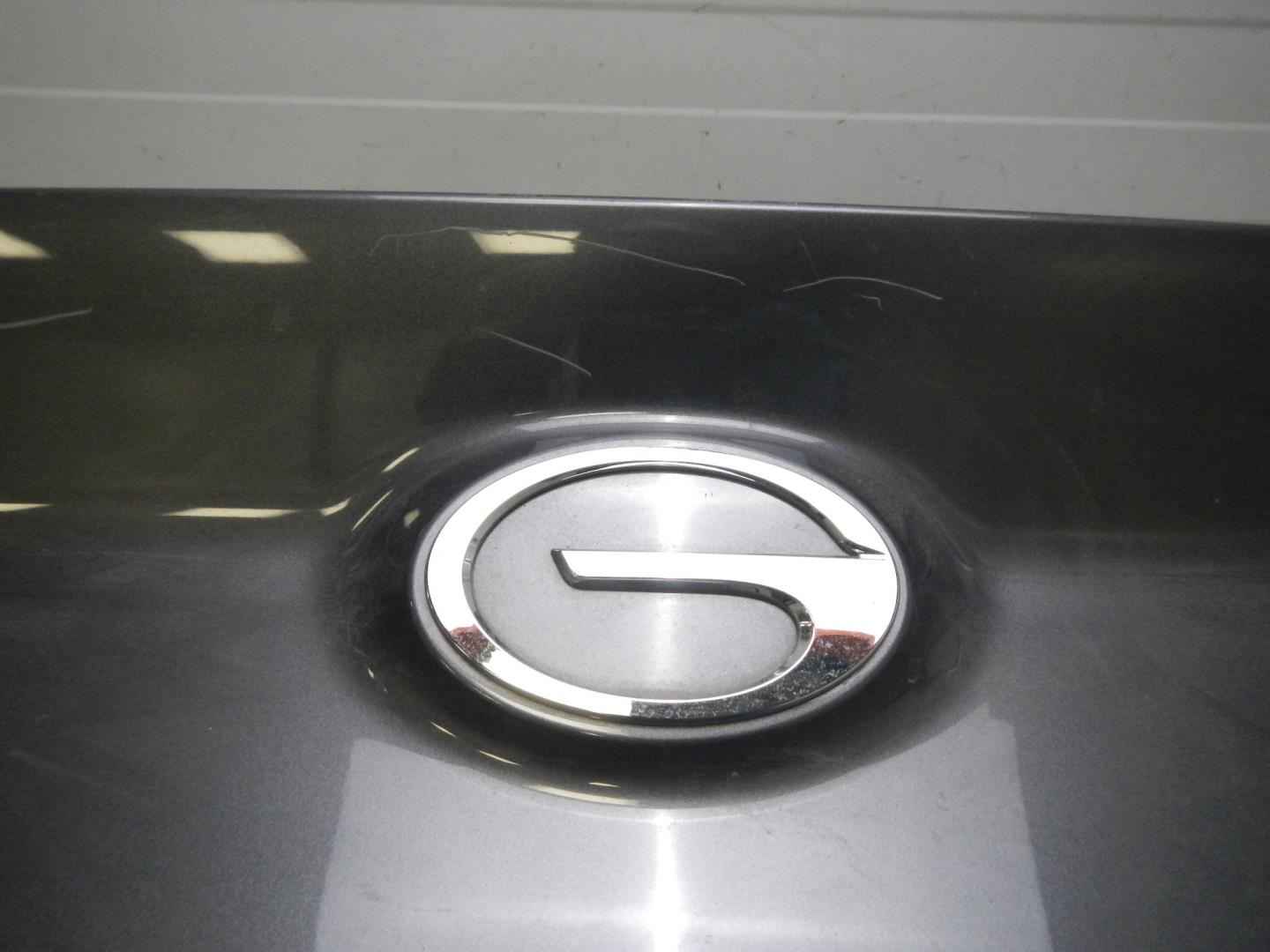 Накладка двери багажника