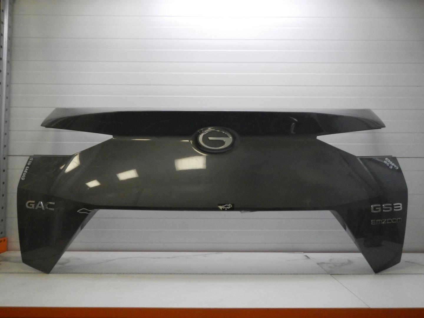 Накладка двери багажника