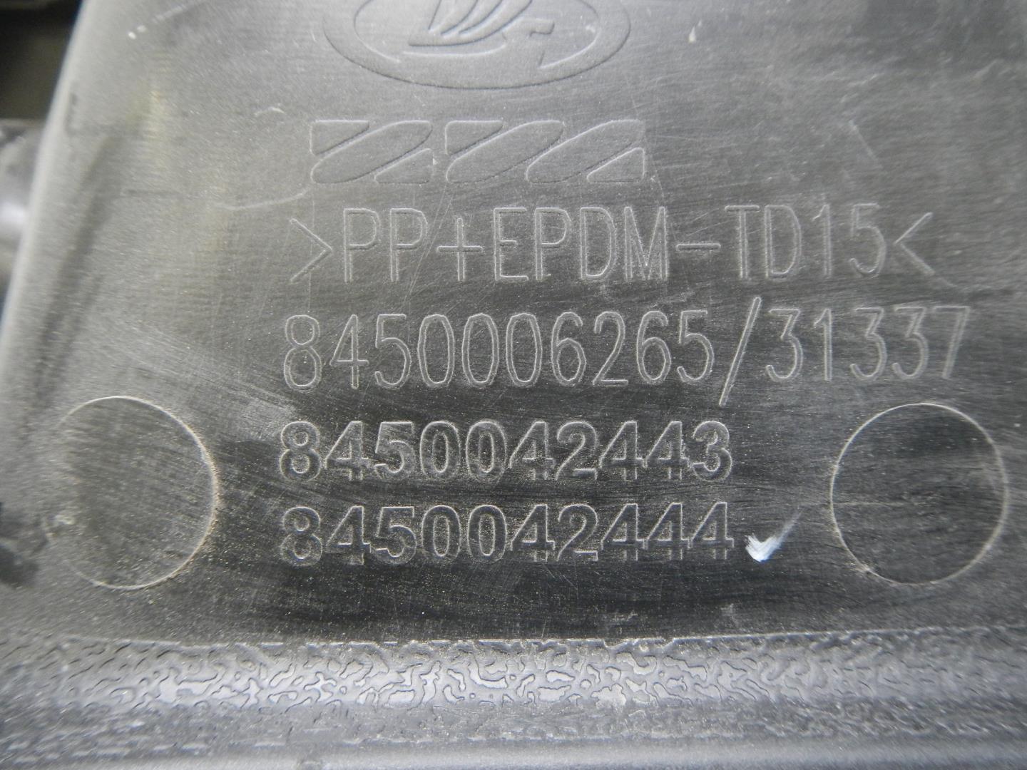 Обшивка двери багажника