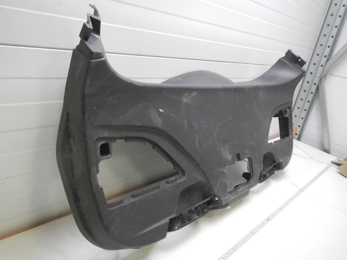 Обшивка двери багажника