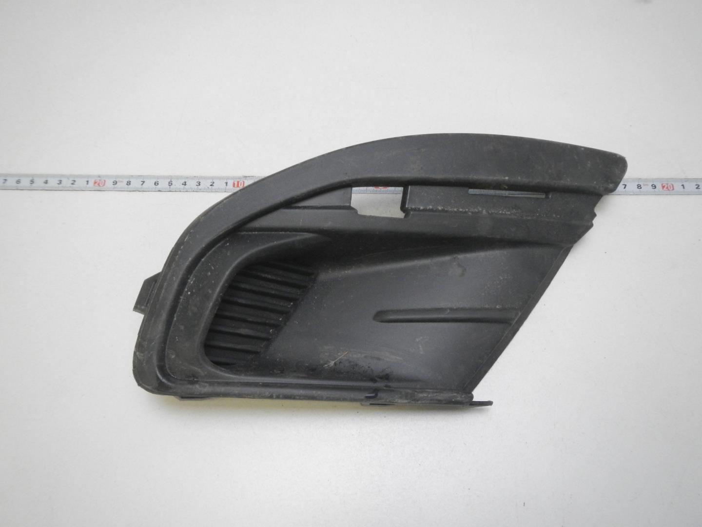 Решетка в бампер правая