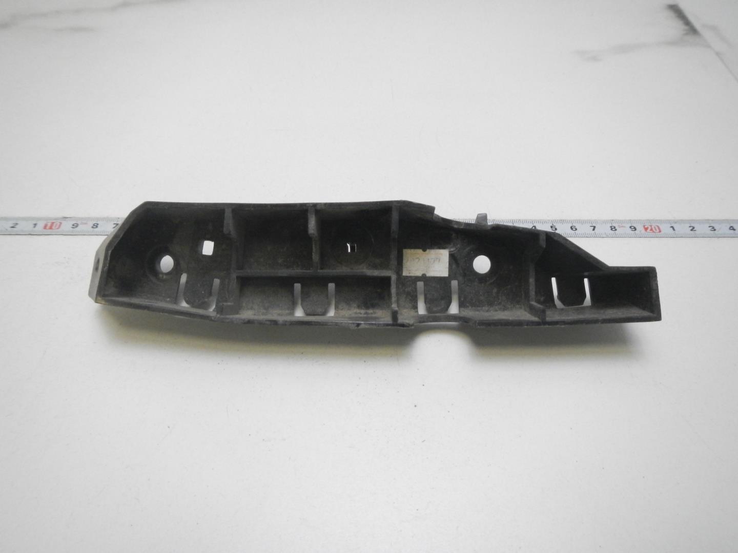 Кронштейн переднего бампера левый